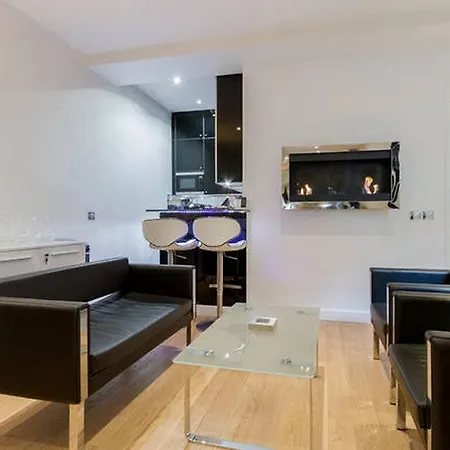 Luxury Flat With Patio Garden Appartamento Parigi