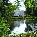Luxury Flat With Patio Garden